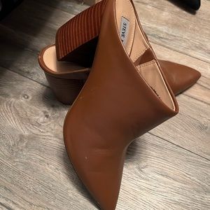 Great condition shoes! 9.5